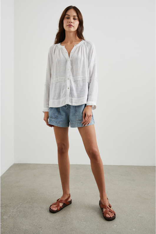 Rails Frances Blouse. A breathable, linen blouse with relaxed sleeves, button fastening and stylish pleating detail