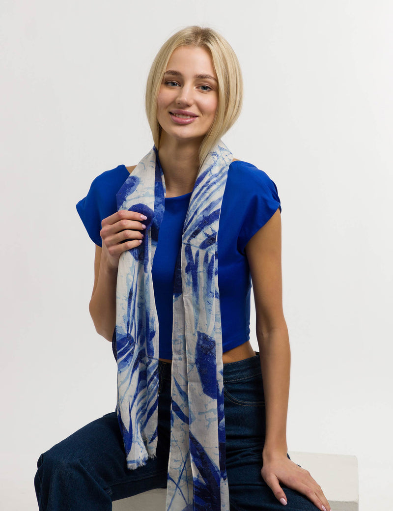 An image of the Fraas Silouette Leaf Print Cotton Scarf