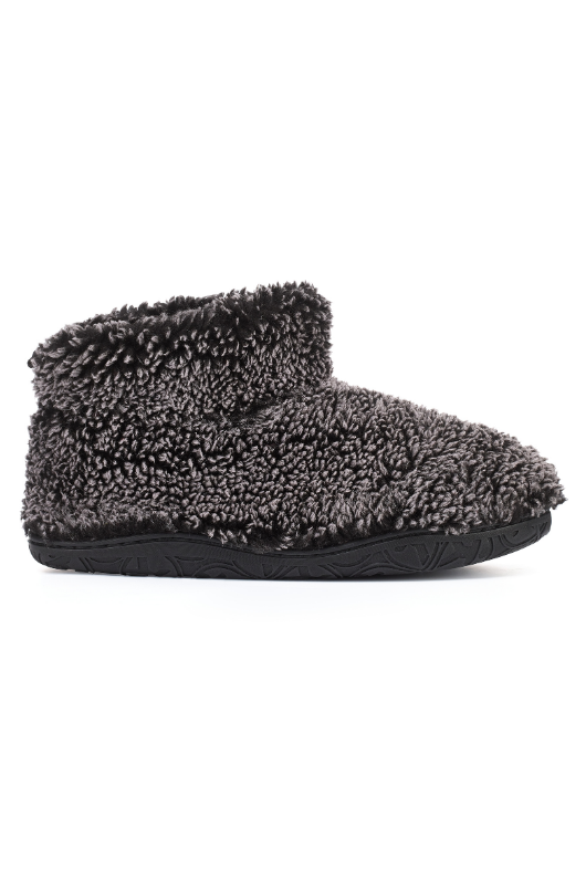 An image of the Bedroom Athletics Leonardo Shorter Length Snow Tipped Sherpa Slipper Boots