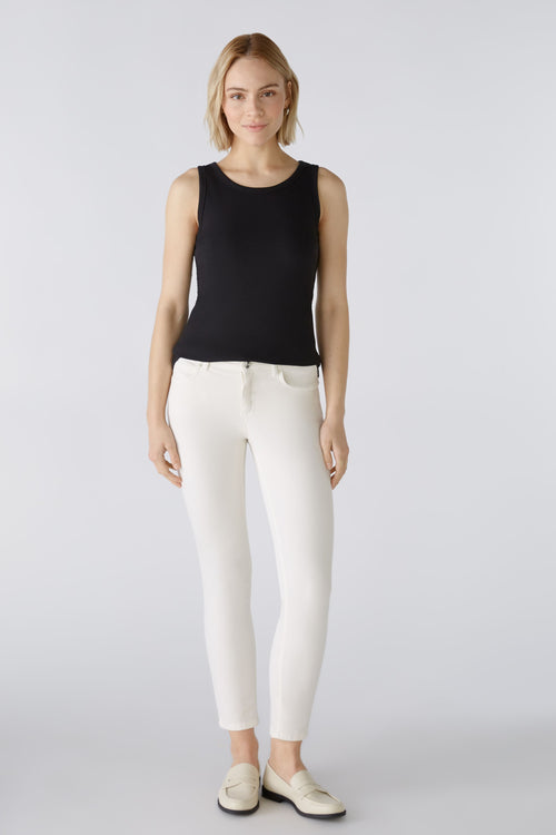 Oui Baxtor Cropped Jeggings. A slim fit, slightly shortened trouser with pockets, belt loops and zip closure, in the shade optic white.
