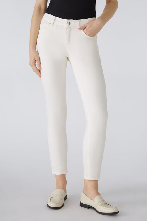 Oui Baxtor Cropped Jeggings. A slim fit, slightly shortened trouser with pockets, belt loops and zip closure, in the shade optic white.