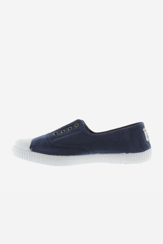 An image of the Victoria 1915 Inglesa Plimsole