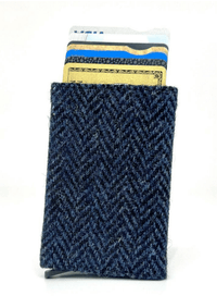 An image of the Maccessori Pop Up Card Holder