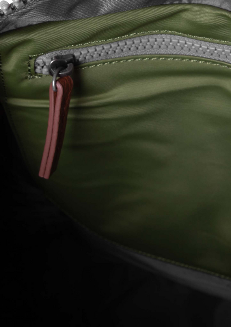 An image of the ROKA London Canfield B Backpack
