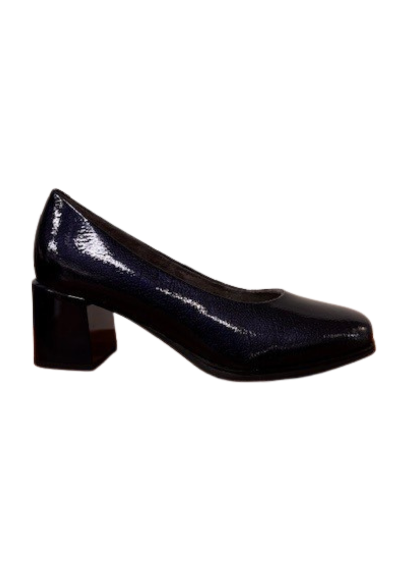 An image of the Pitillos Leather Heeled Court Shoe