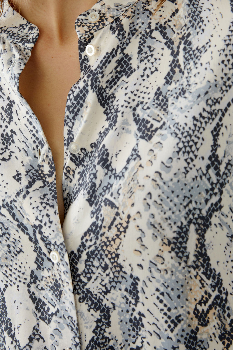 An image of the Oui Woven Blouse