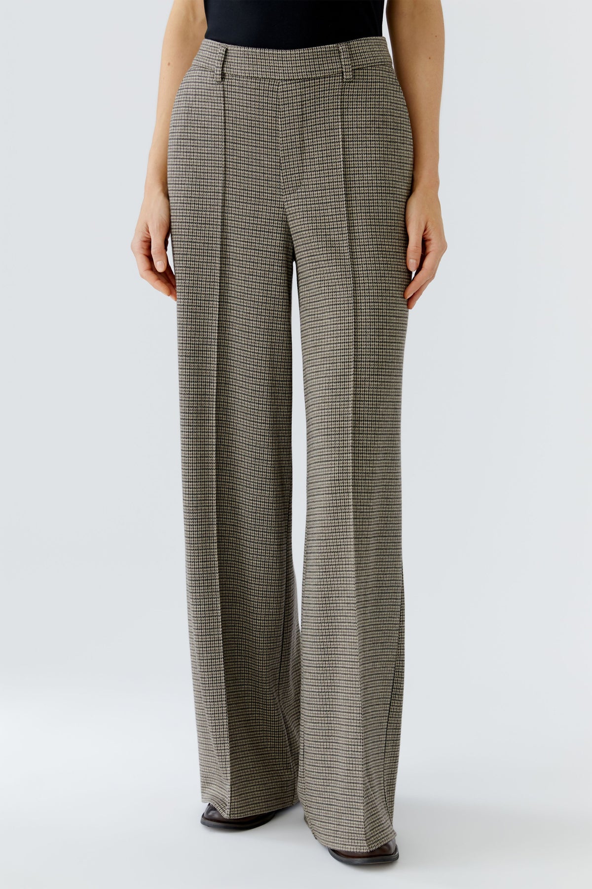 An image of the Oui Knitted Trousers