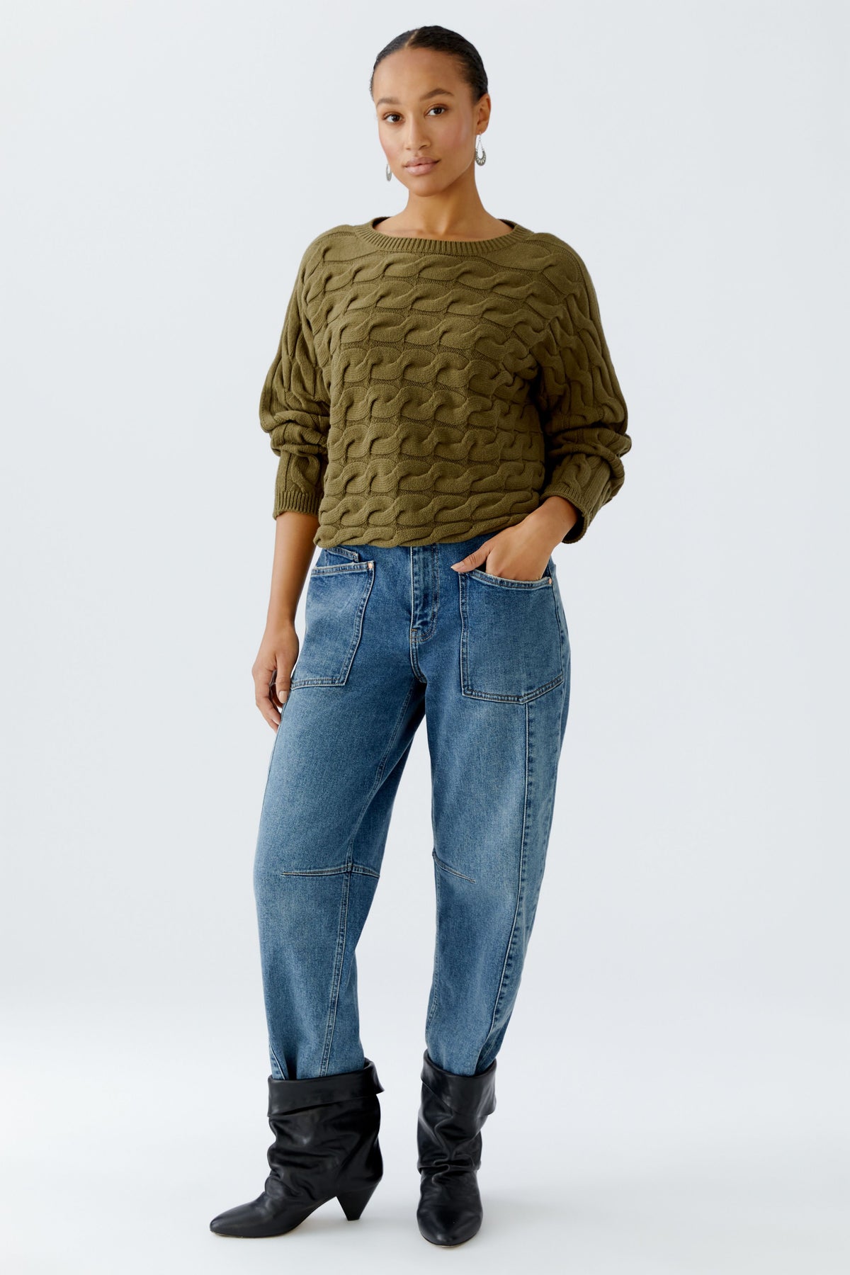 An image of the Oui Sirah Pullover