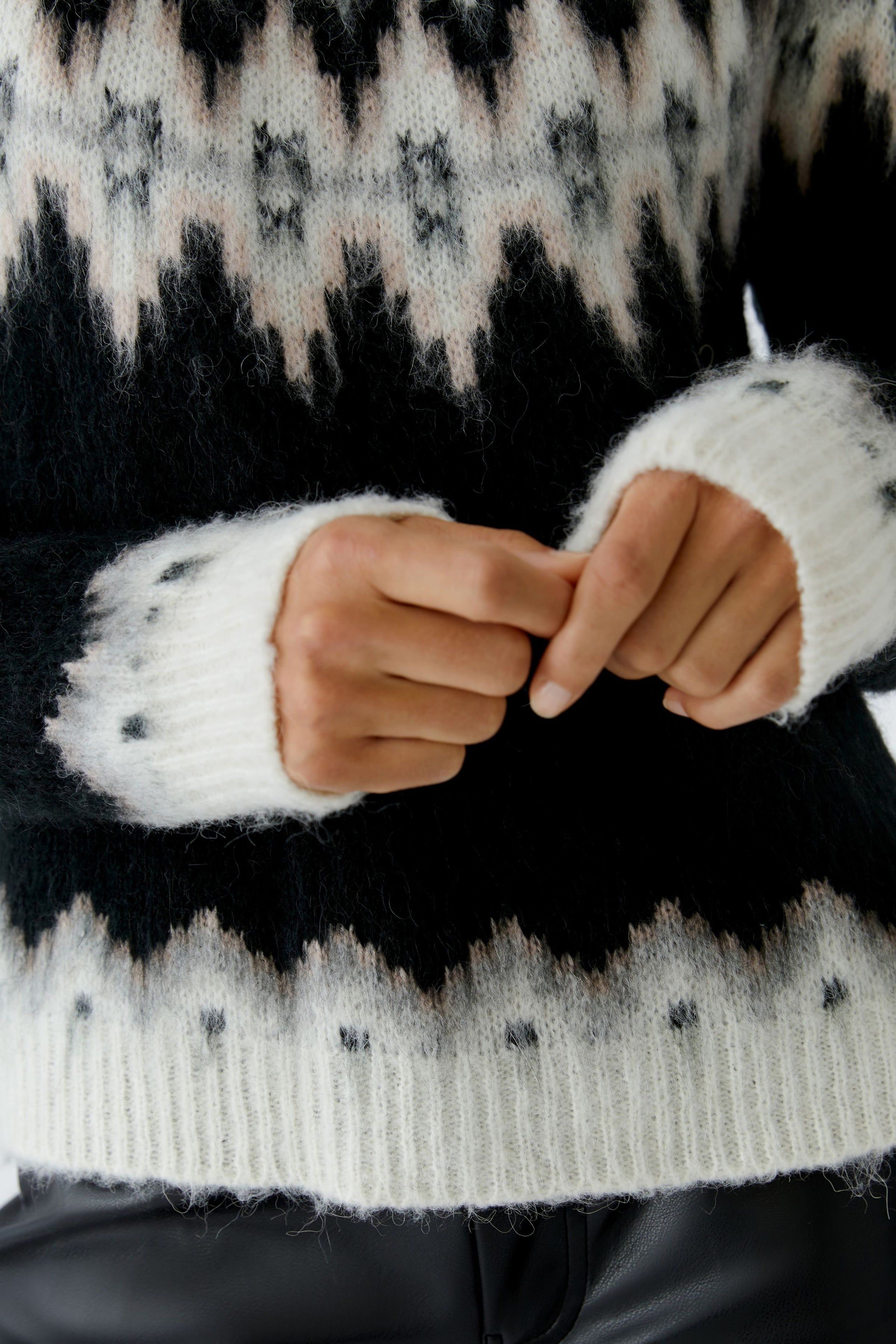 An image of the Oui Knitted Pullover