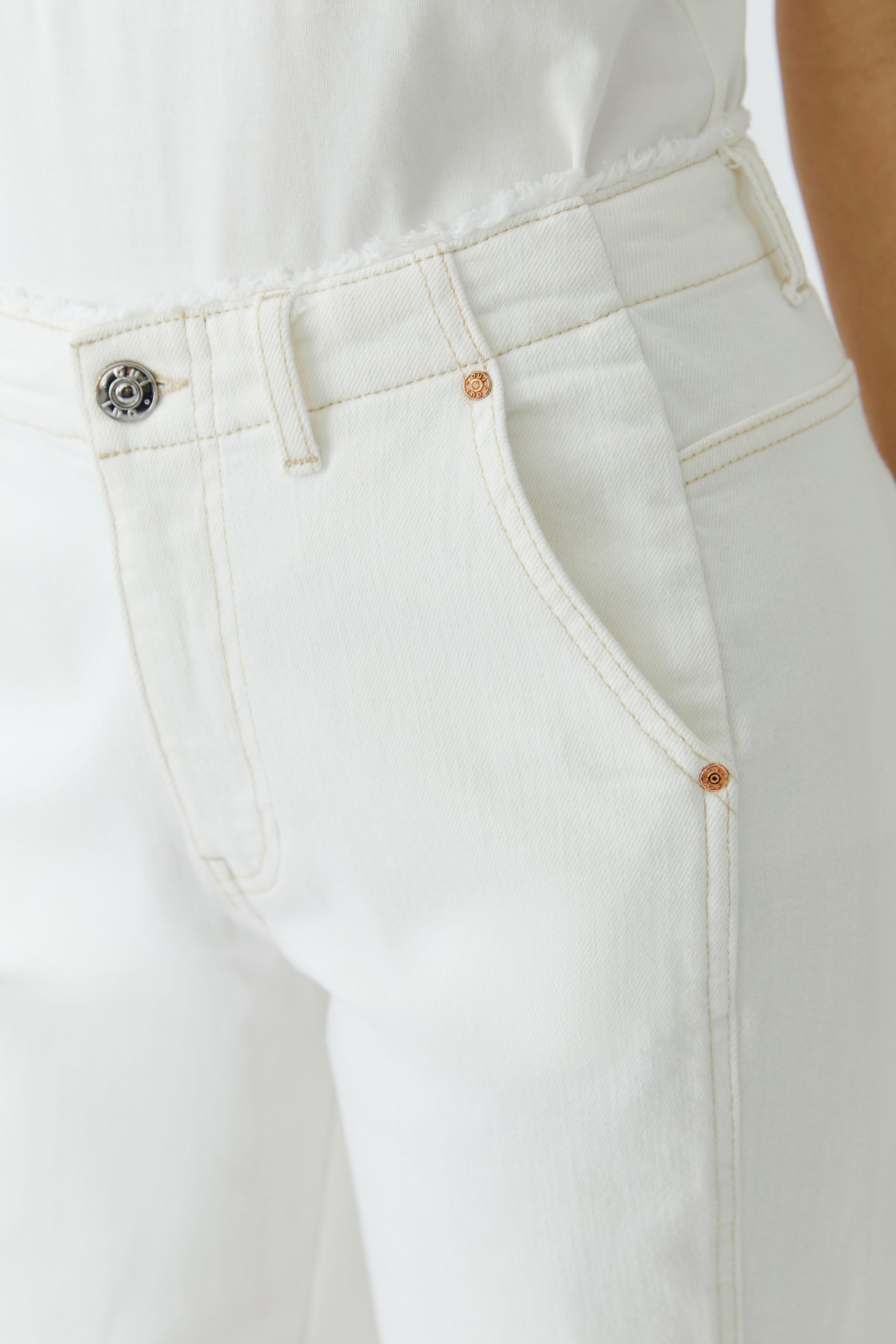 An image of the Oui Relaxed Jeans