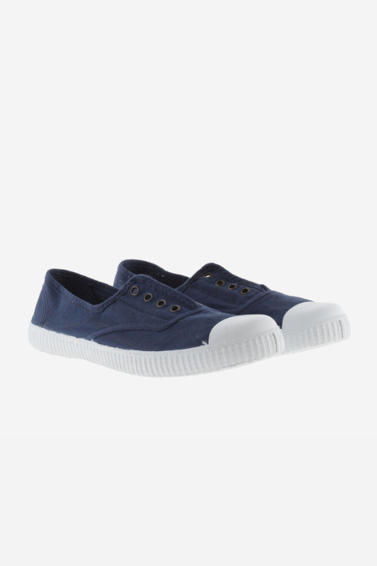 An image of the Victoria 1915 Inglesa Plimsole
