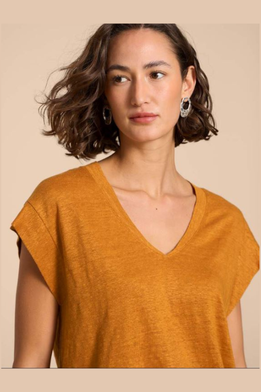 An image of the White Stuff Ivy Linen V-Neck Tee