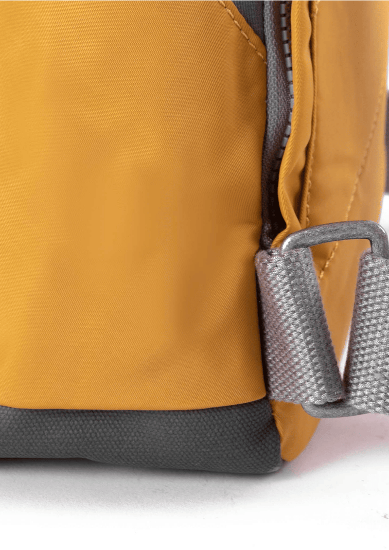 An image of the ROKA London Canfield B Backpack