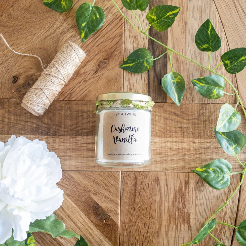 An image of the Ivy & Twine Candle
