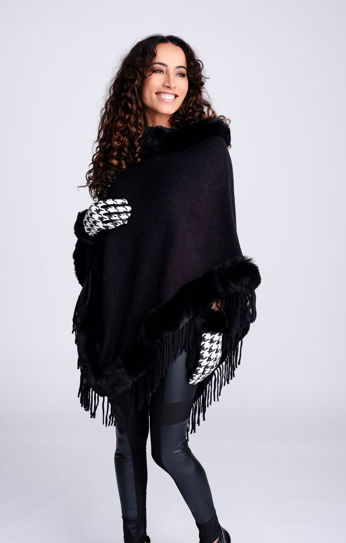 An image of the Pia Rossini Poncho