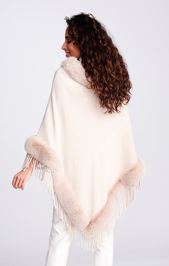 An image of the Pia Rossini Poncho
