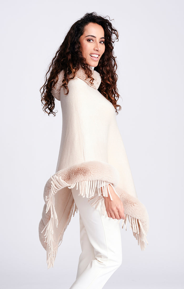 An image of the Pia Rossini Poncho