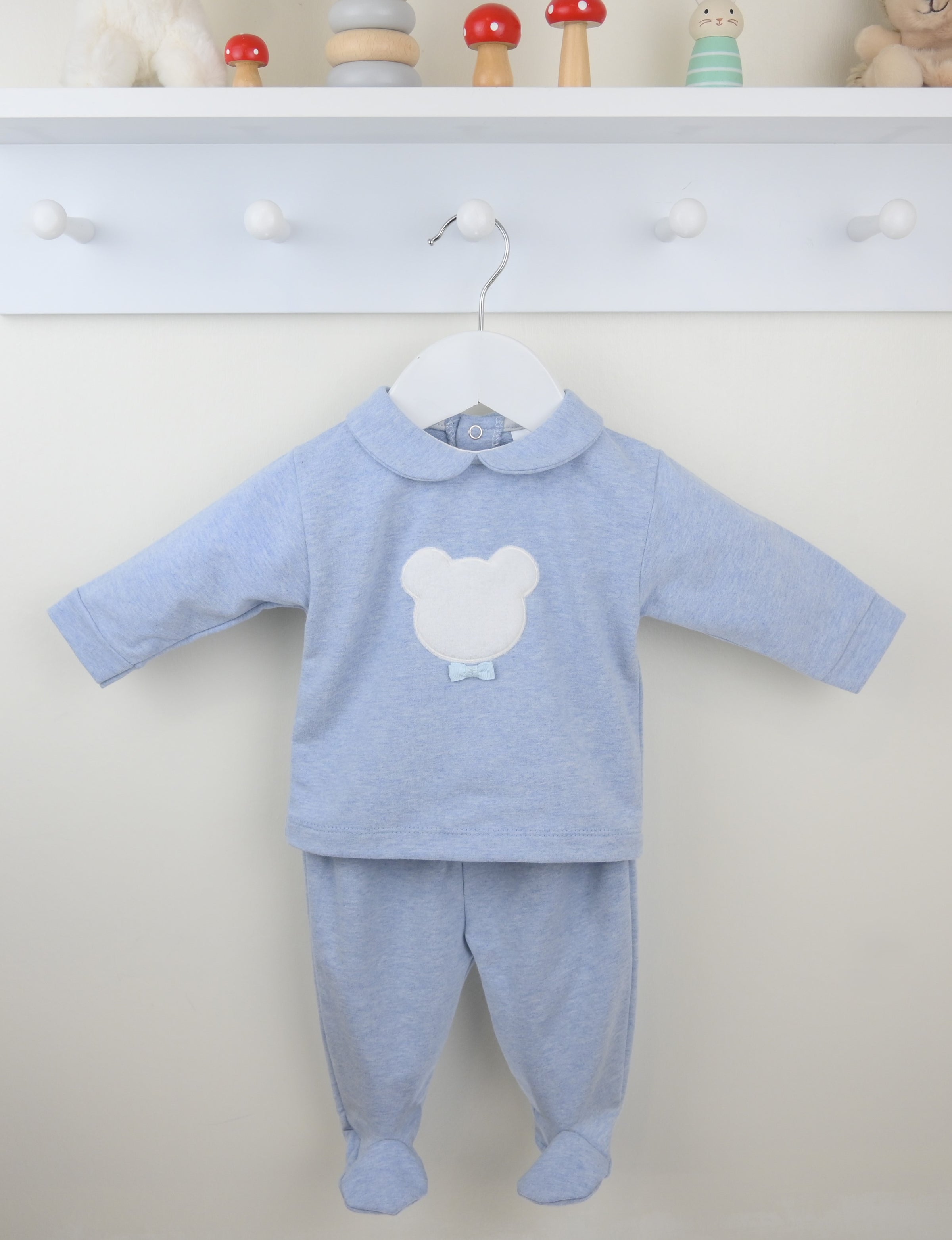 Foster Suit