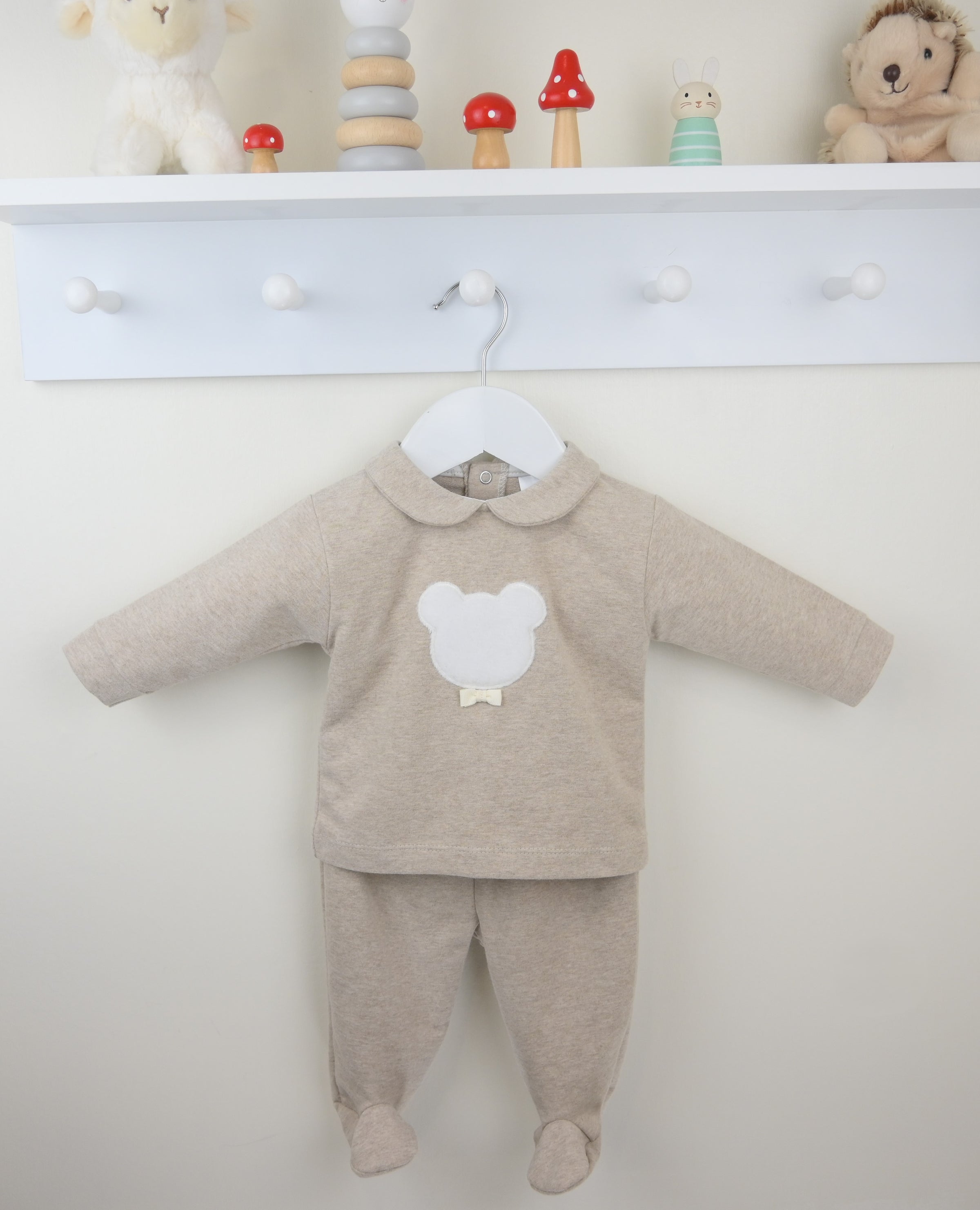 Foster Suit
