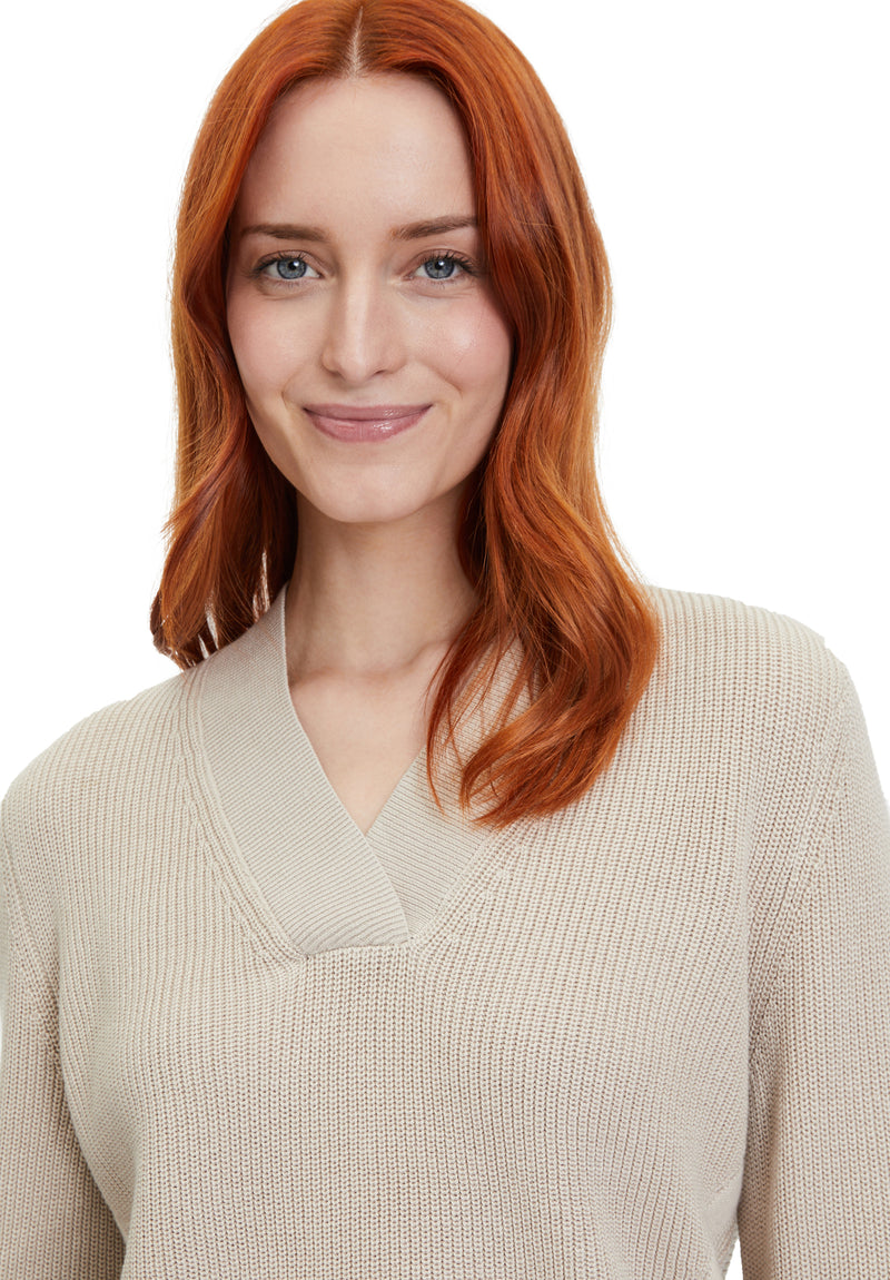 An image of the Betty Barclay V Neck Ribbed Knit