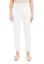 Betty Barclay Casual Trousers. Slim fit trousers with a mid rise waist, patch pockets and a plain off white design.