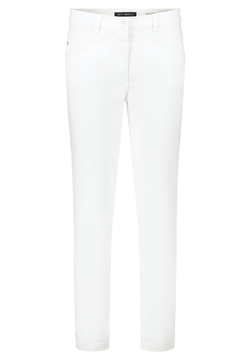 Betty Barclay Casual Trousers. Slim fit trousers with a mid rise waist, patch pockets and a plain off white design.