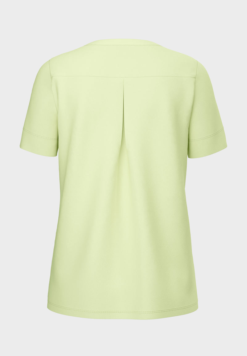 Bianca Paja Short Sleeve Blouse. Short sleeved blouse with V-neckline in the colour reseda.