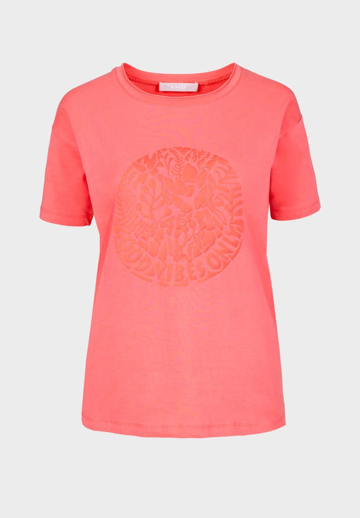 Bianca Dianne Short Sleeve Top. A regular fit, T-shirt style top with short sleeves and round neckline. Features a motif and coral colour.