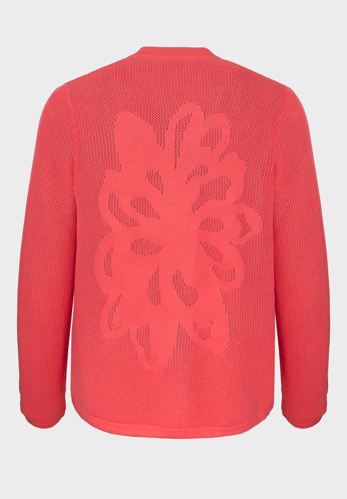 Bianca Samiris Zip Knit. A regular fit, long sleeve jacket with tie hem and motif on the back. The colour is a vibrant coral pink.