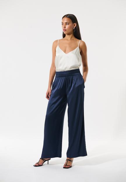 An image of the Dea Kudibal Margodea Trousers