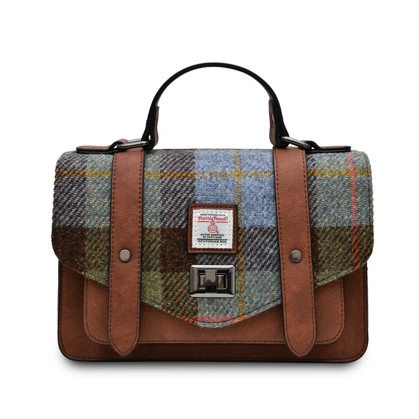 An image of the Islander The Medium Satchel