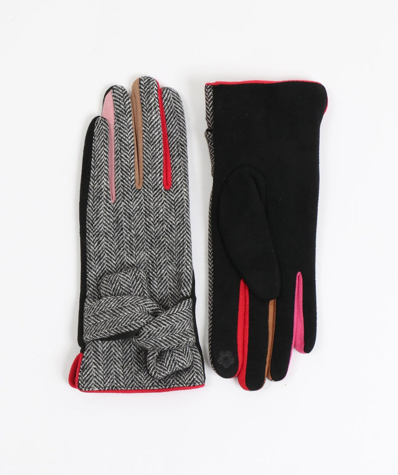 An image of the Pia Rossini Dawn Gloves in the colour Grey and Black.