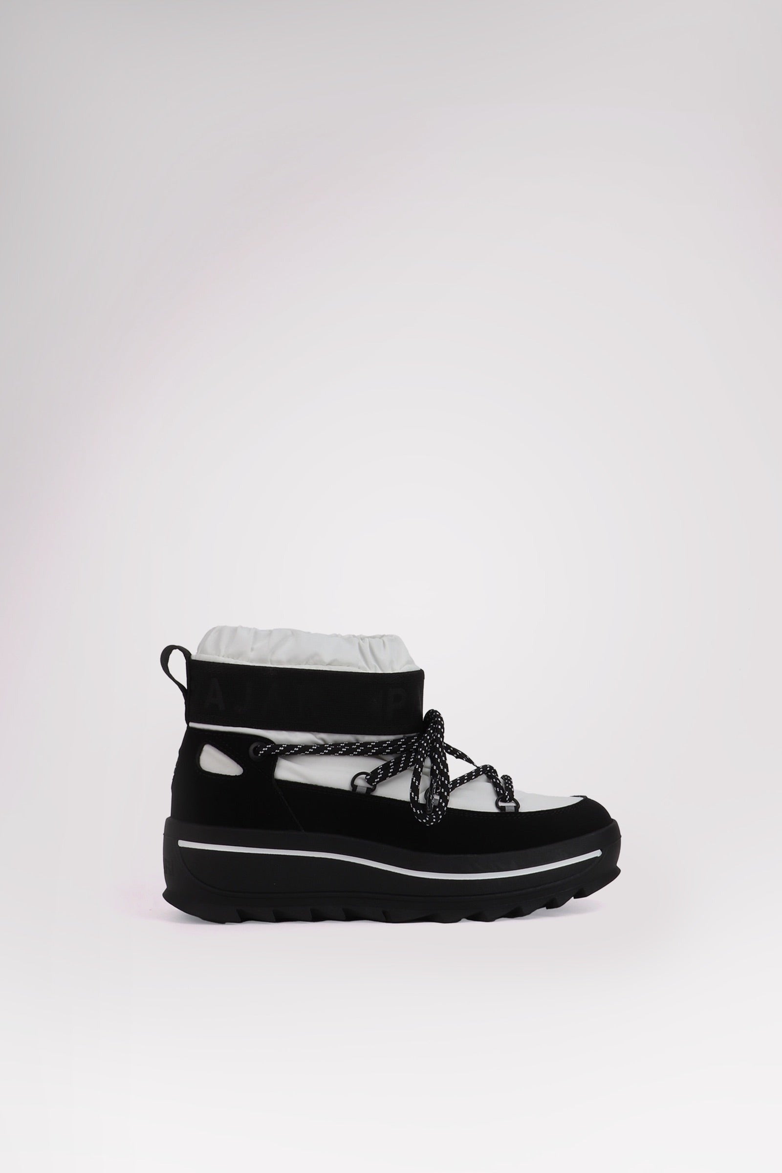 An image of the Pajar Galaxy Mini Boot