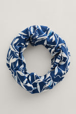 Seasalt Handyband. A multi-functional accessory which can be worn multiple ways, complete with blue and white leaves print.