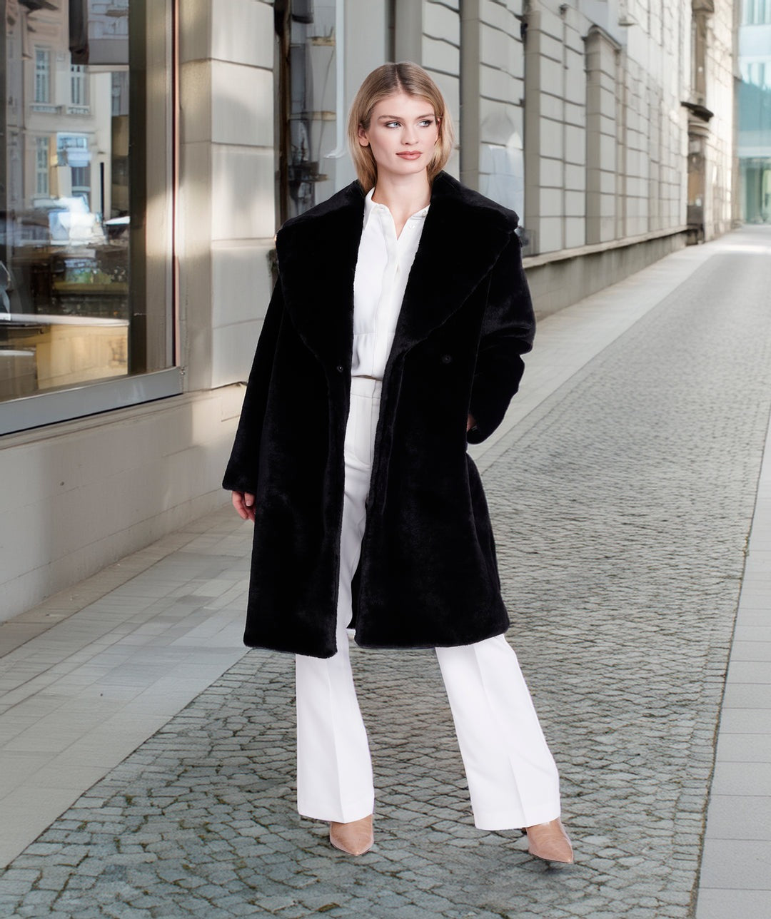 An image of the Pia Rossini Hepburn Coat