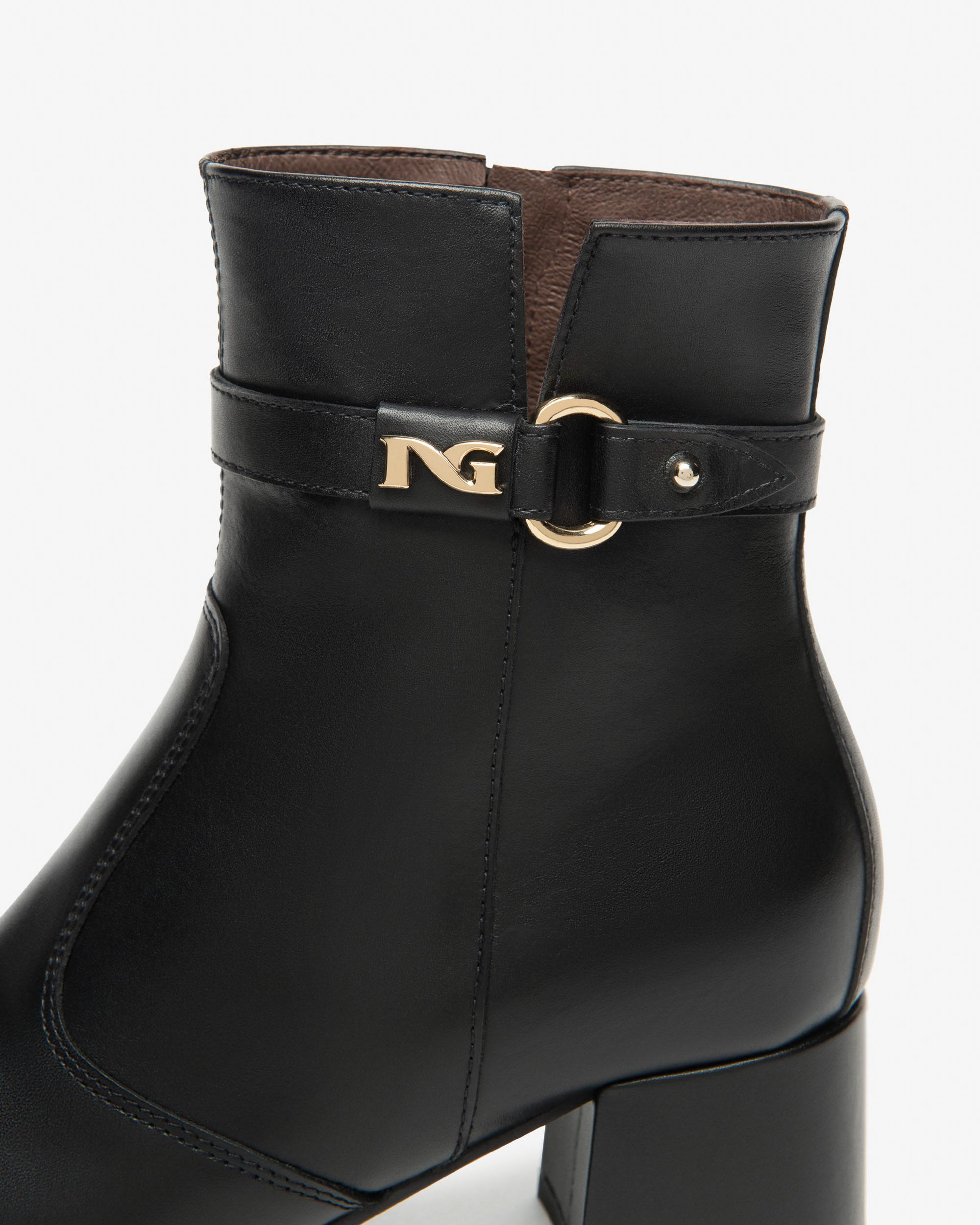 An image of the Nero Giardini Guanto Leather Ankle Boots