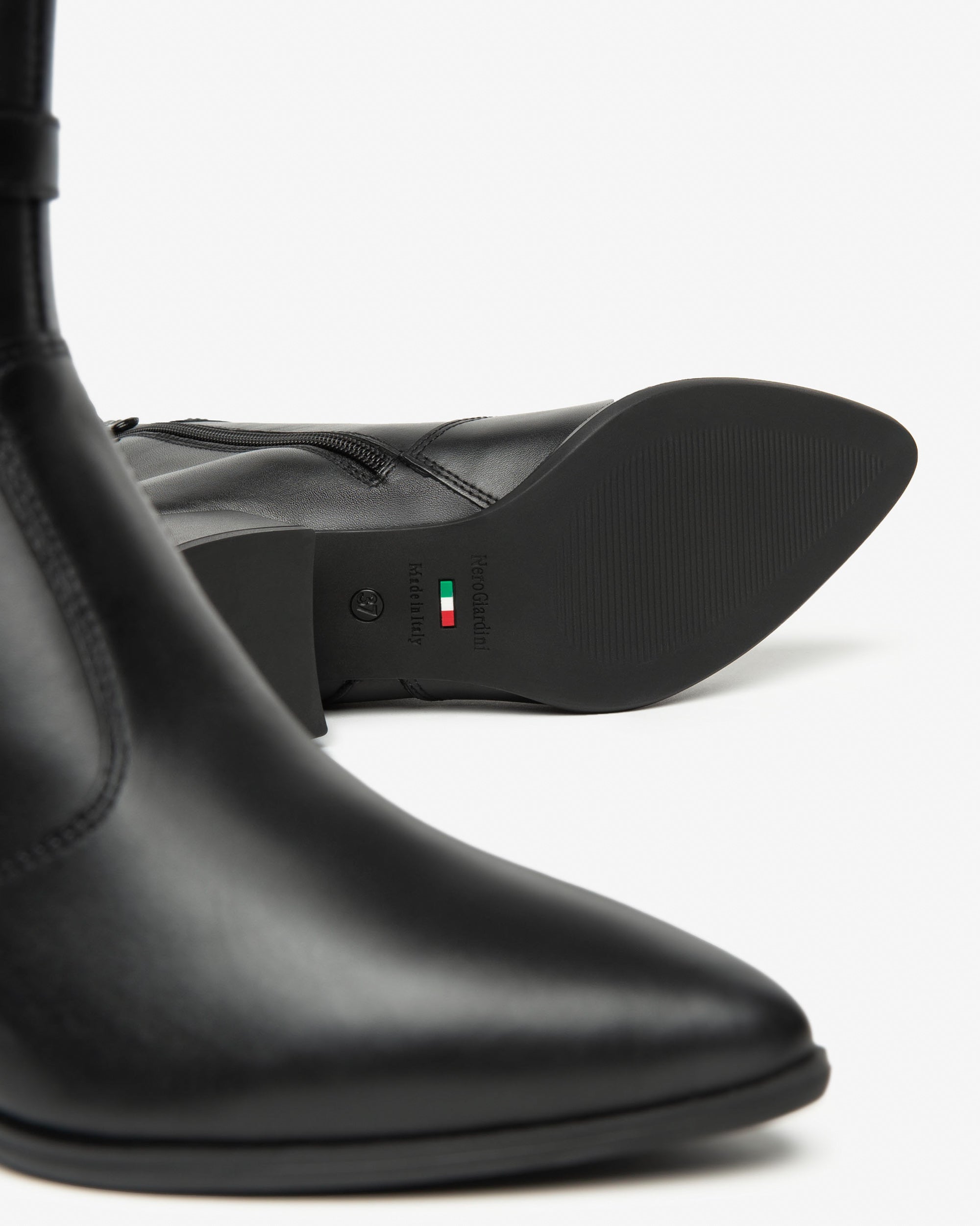 An image of the Nero Giardini Guanto Leather Ankle Boots