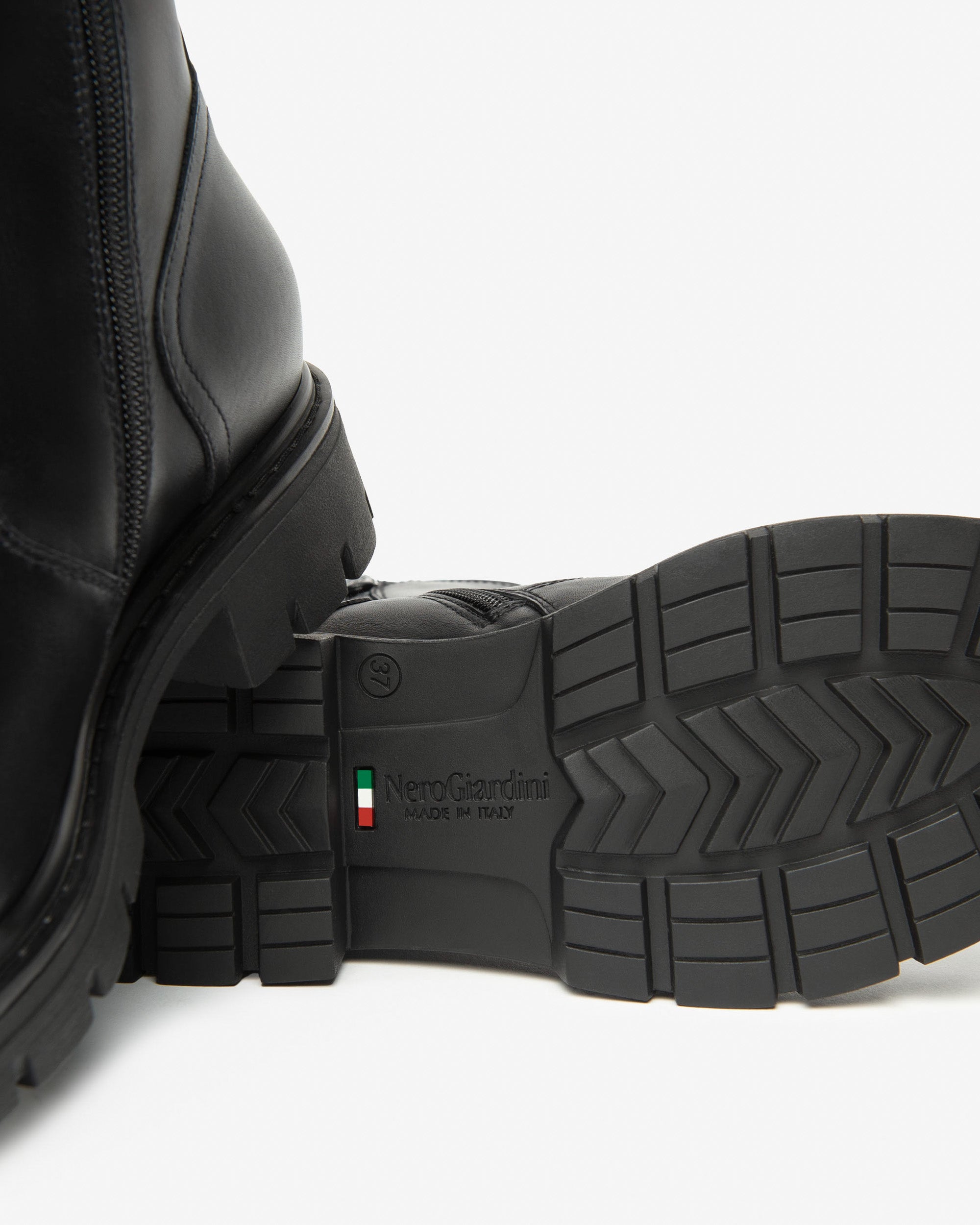 An image of the Nero Giardini Guanto Leather & Fabric Ankle Boots