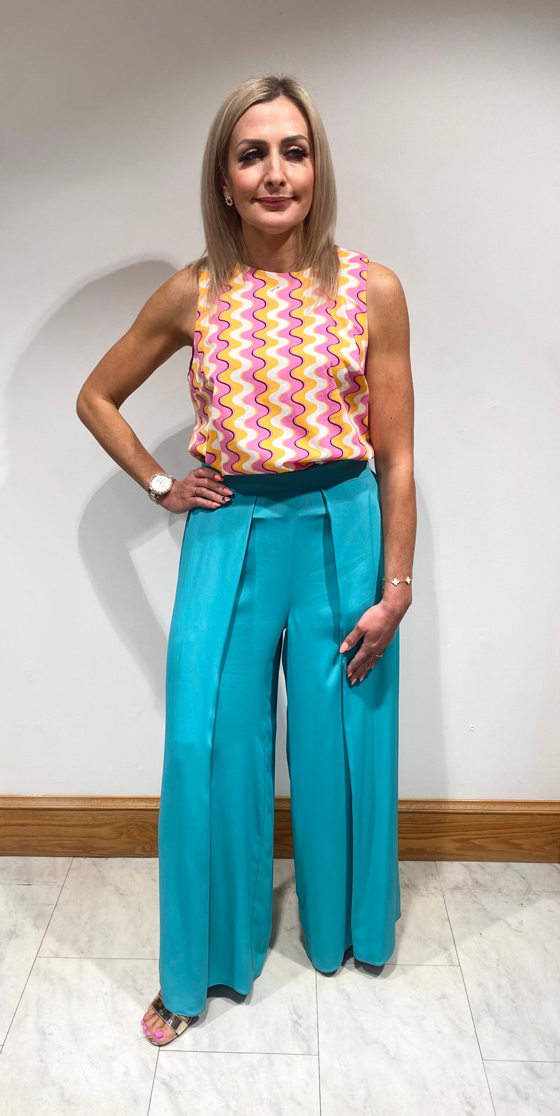 An image of the Marella Ofanto Sleeveless Blouse
