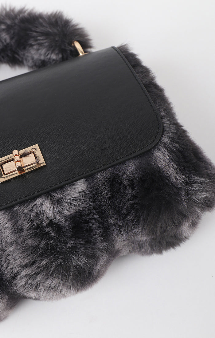 An image of the Pia Rossini Bag