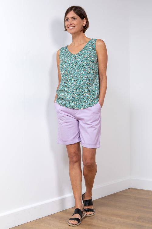 Lily & Me Marine Twill Short. A pair of lavender stretch fabric shorts in a cropped fit with pockets.