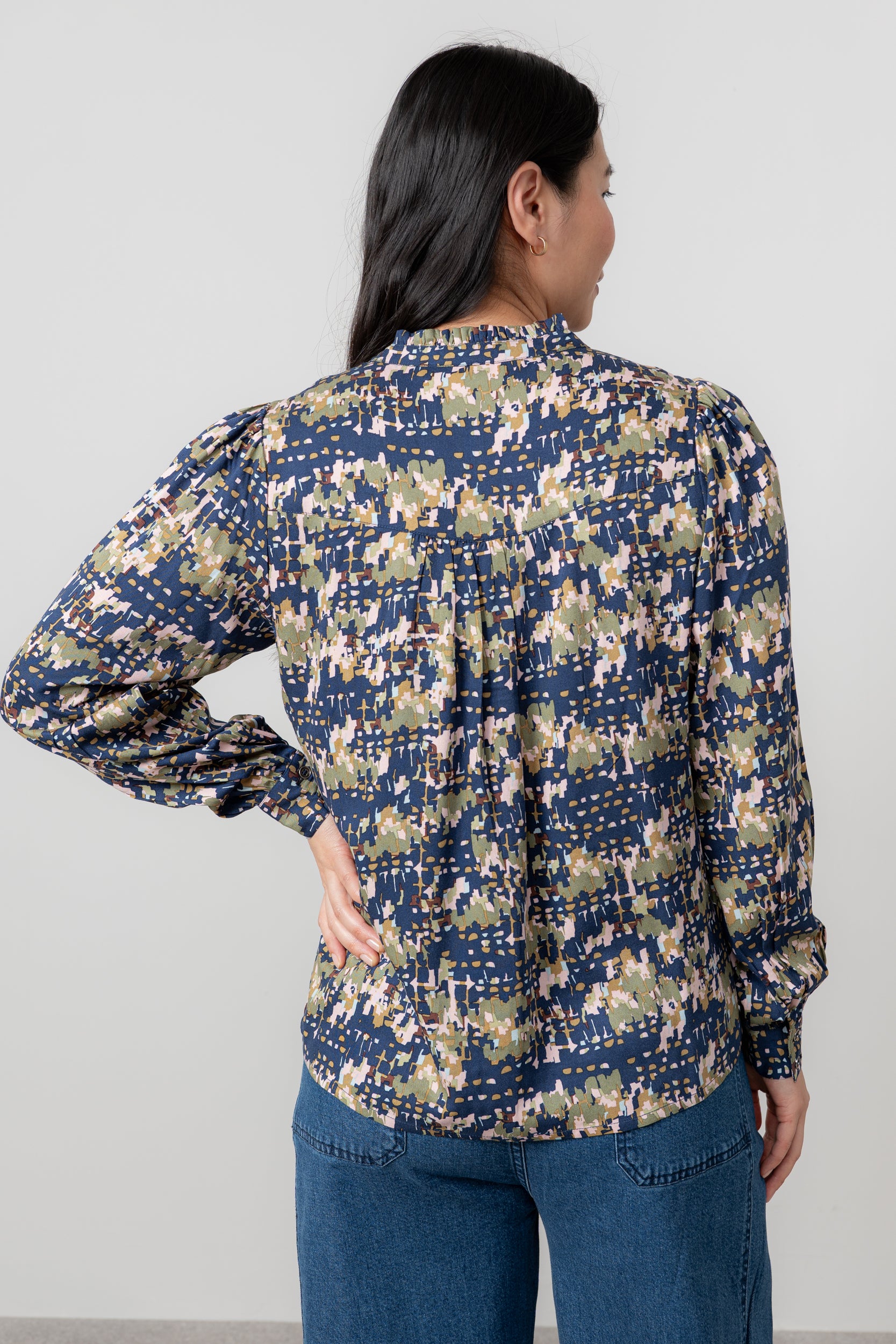 An image of the Lily & Me Wayfaring Blouse Clover