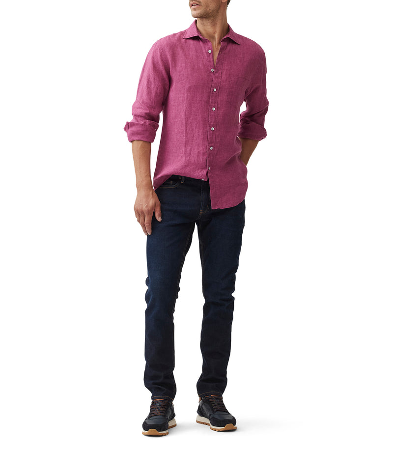 Rodd & Gunn Coromandel Long Sleeve Shirt. A long sleeve shirt with collared neckline, button closures and faded look. This shirt is a berry colour.