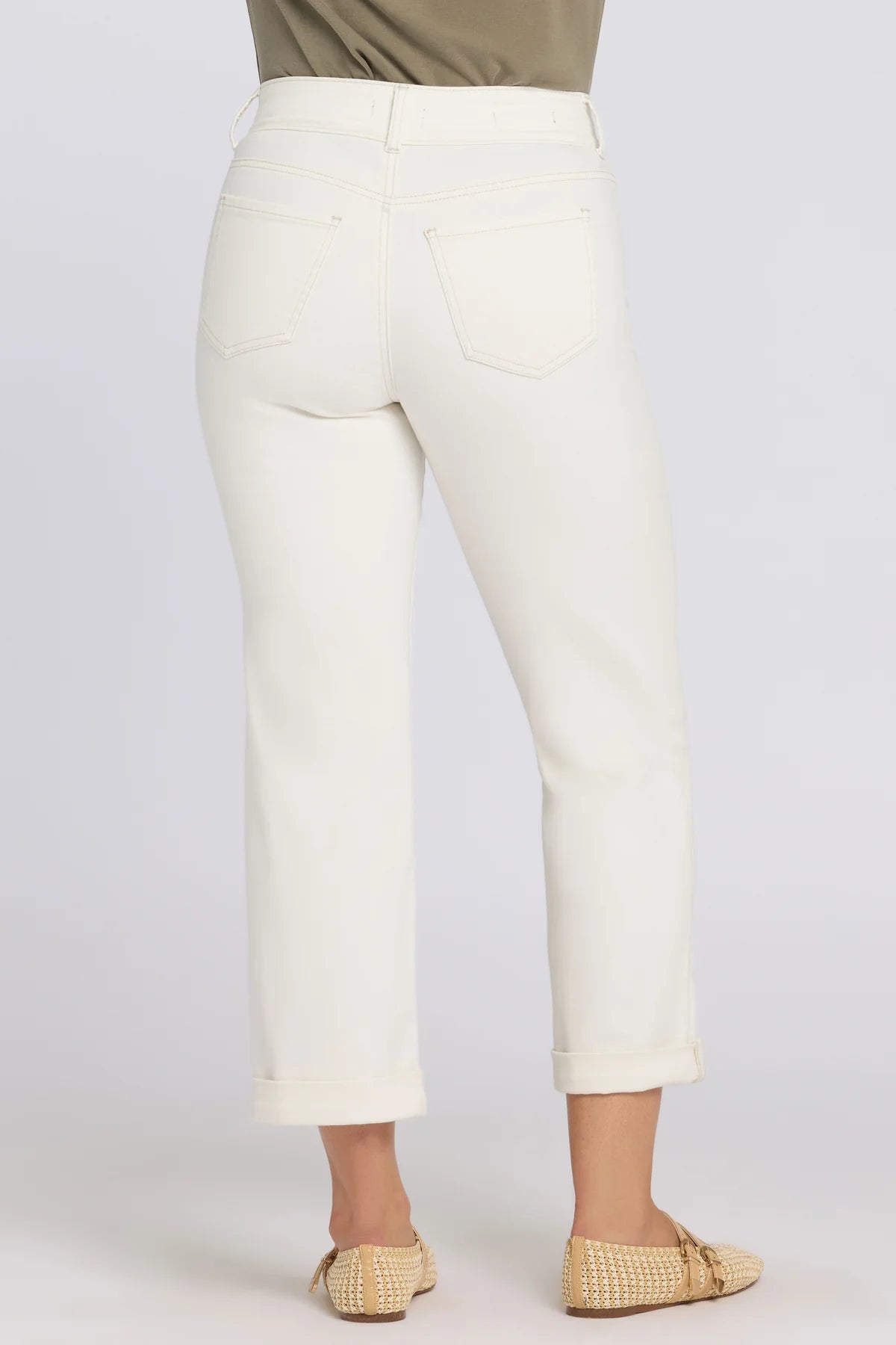 HR Bailey Relaxed Straight Crop