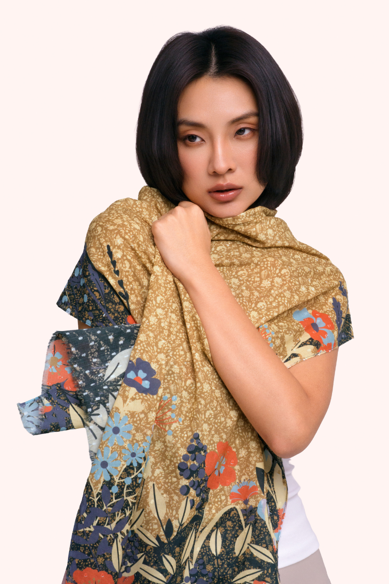 Floral Hedgerow Cotton Poplin Scarf - Moss
