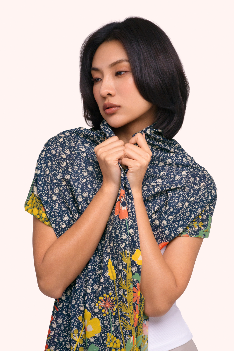 Floral Hedgerow Cotton Poplin Scarf - Navy