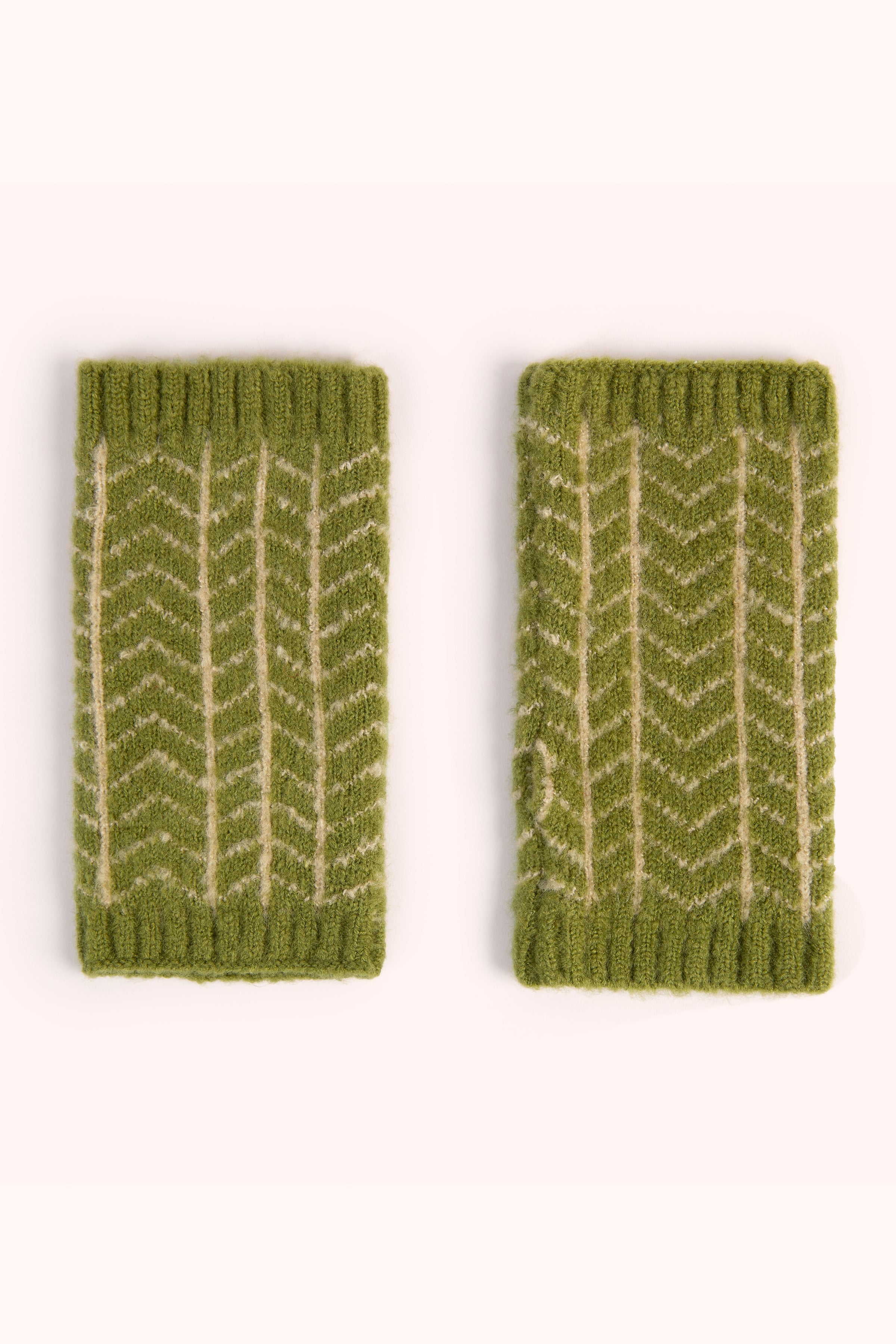 An image of the Powder Niamh Wrist Warmers