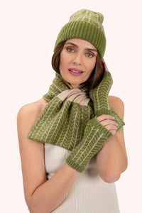 An image of the Powder Niamh Wrist Warmers