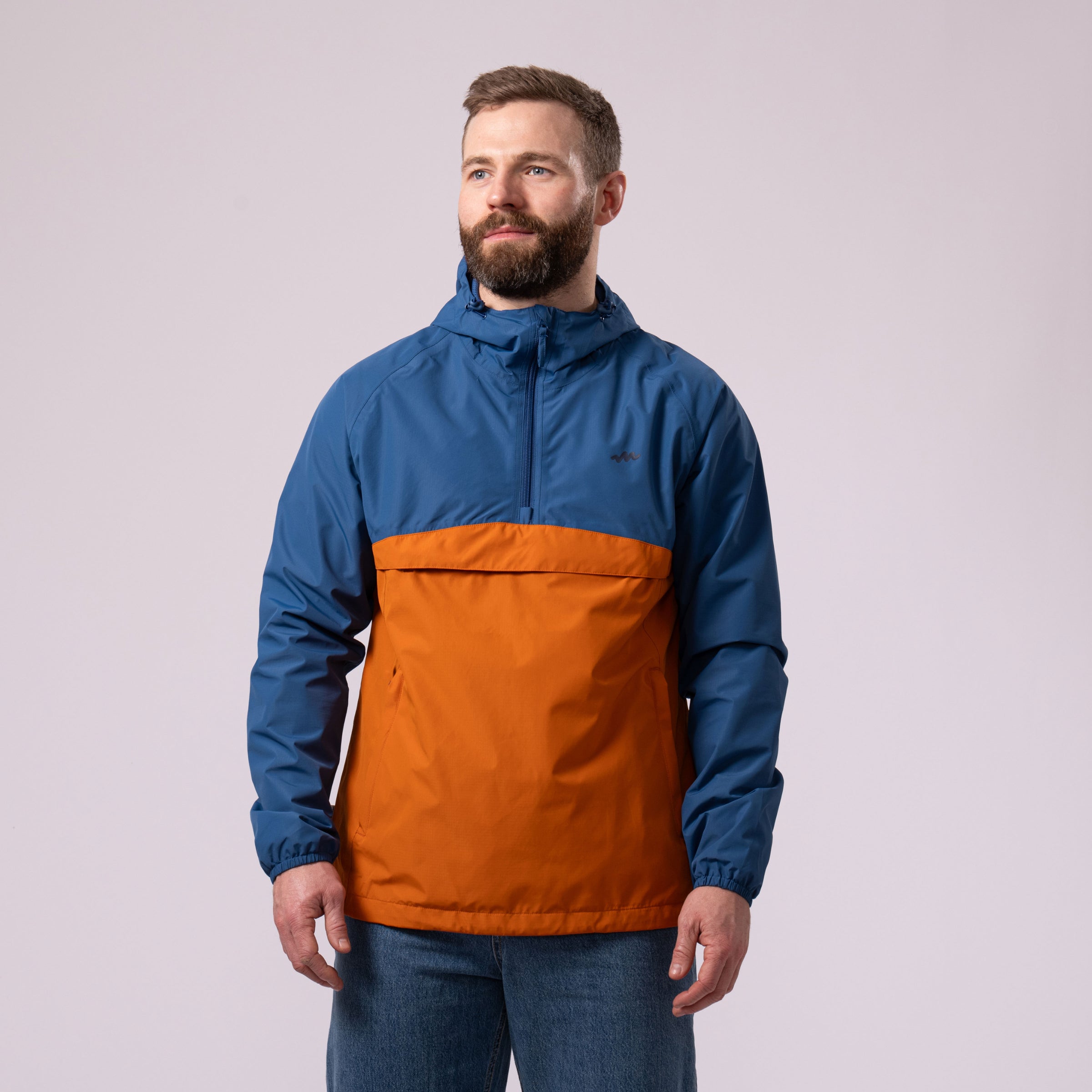 An image of the Mac in a Sac Nomad Kagoul