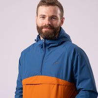 An image of the Mac in a Sac Nomad Kagoul